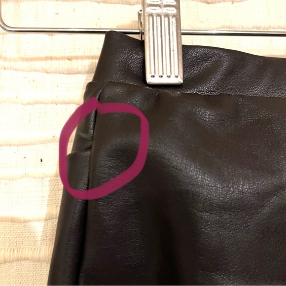 NWOT SKIMS FAUX LEATHER BOOT CUT PANT-SOOT size xs - Picture 9 of 11